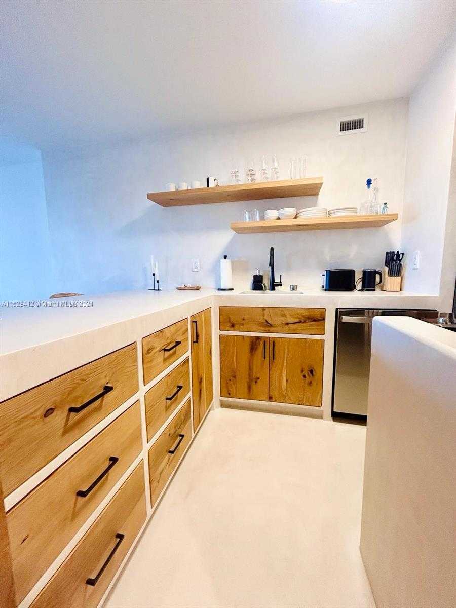 Small Image of 100 LINCOLN RD #1543, Miami Beach Number 4