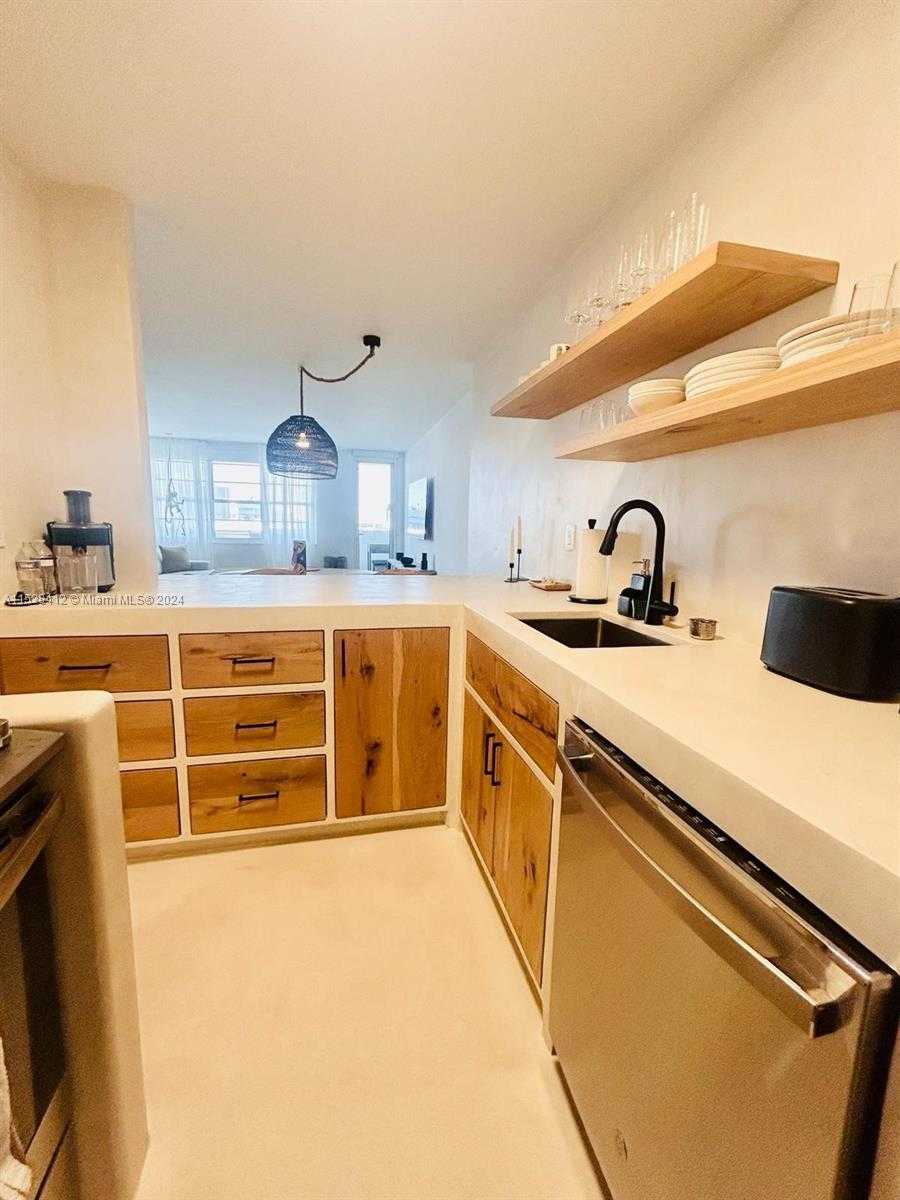 Small Image of 100 LINCOLN RD #1543, Miami Beach Number 5