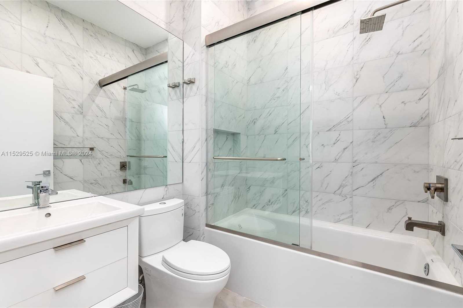 Small Image of 2560 NORTH EAST 199TH ST, Miami Number 19