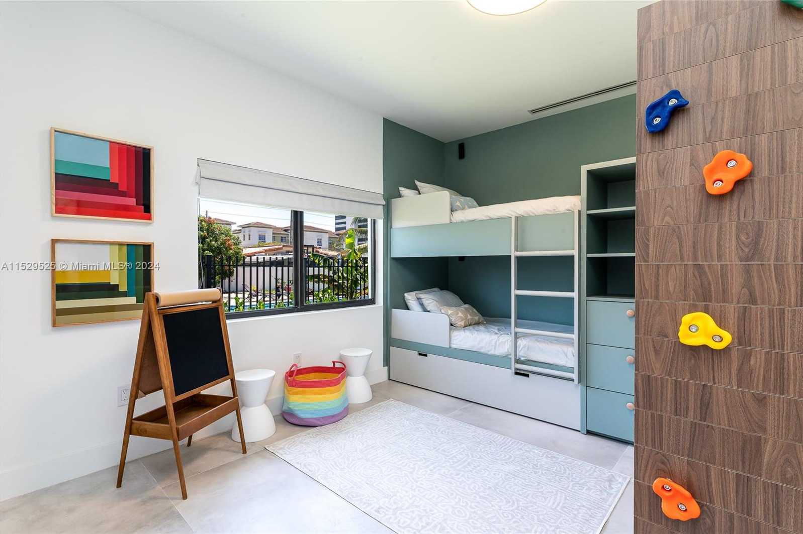 Small Image of 2560 NORTH EAST 199TH ST, Miami Number 23