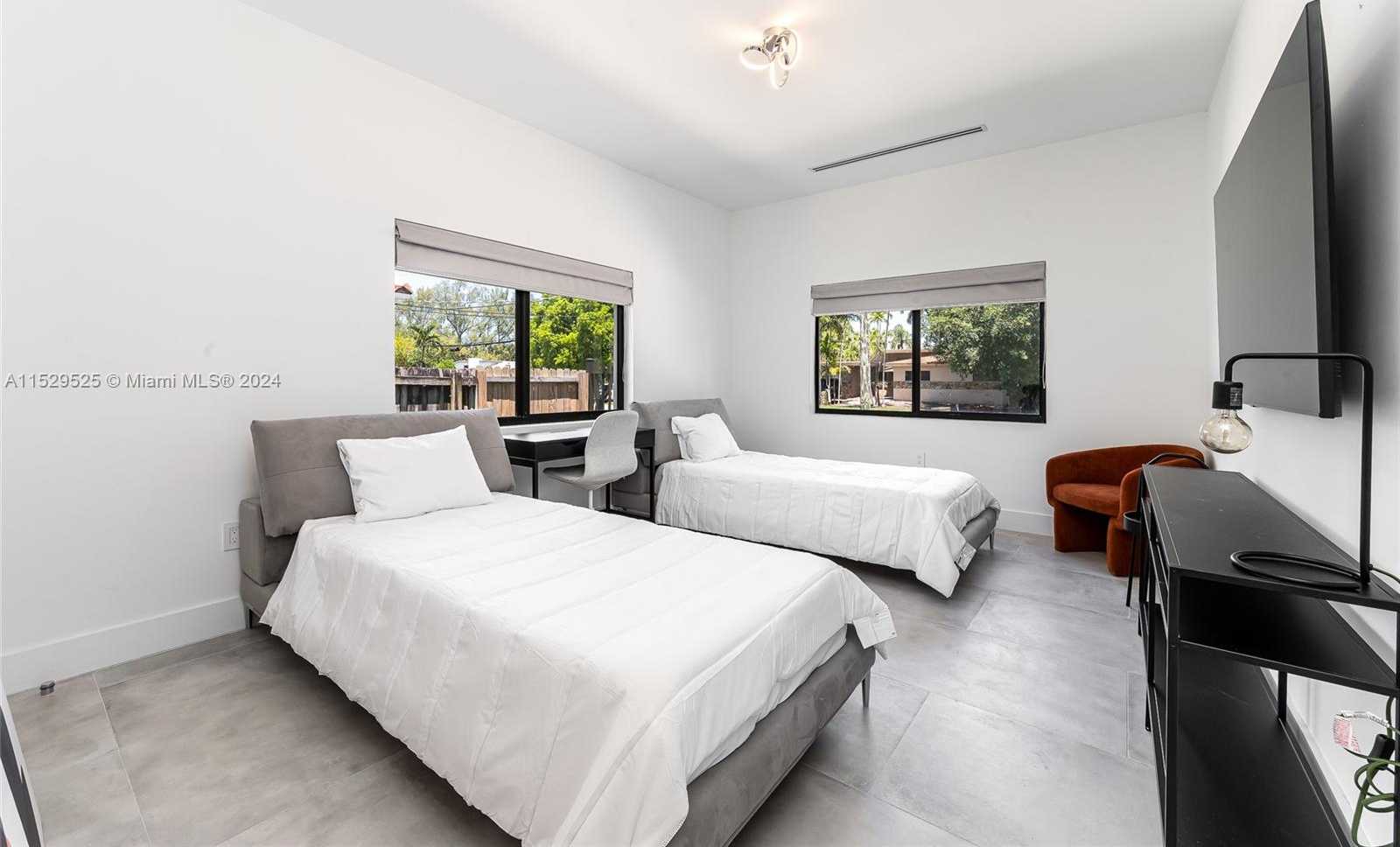 Small Image of 2560 NORTH EAST 199TH ST, Miami Number 24