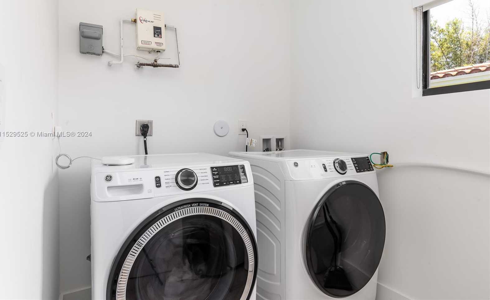Small Image of 2560 NORTH EAST 199TH ST, Miami Number 29