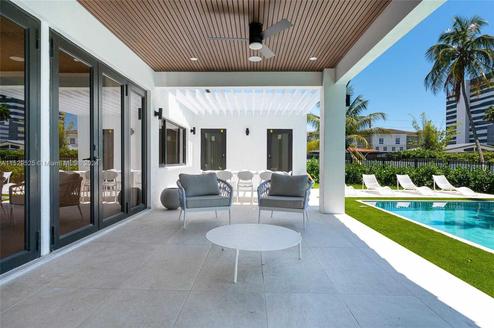 Small Image of 2560 NORTH EAST 199TH ST, Miami Number 30