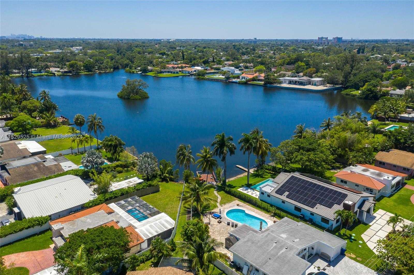 Small Image of 2560 NORTH EAST 199TH ST, Miami Number 44