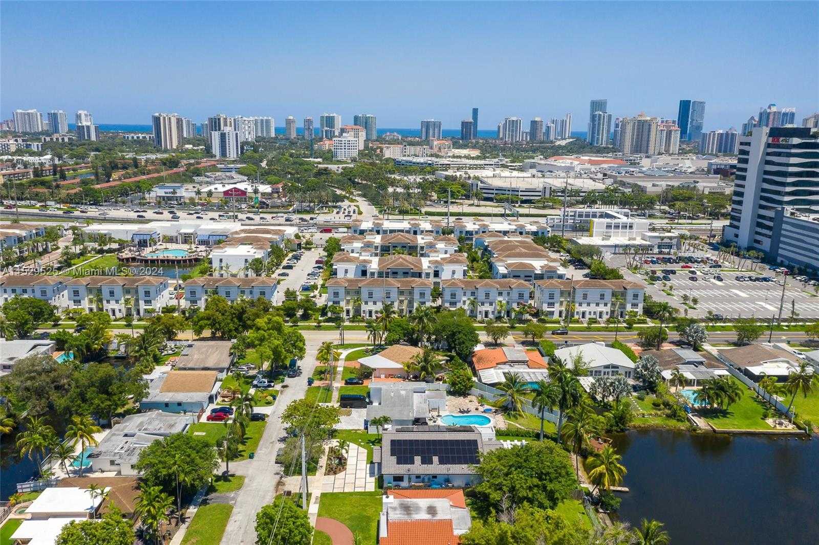 Small Image of 2560 NORTH EAST 199TH ST, Miami Number 45