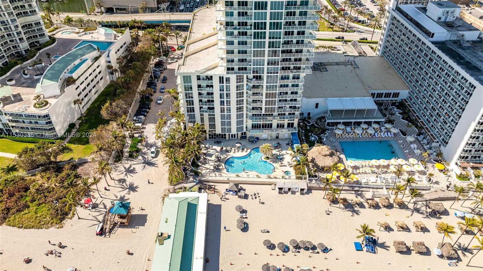 Small Image of 16699 Collins Ave, Sunny Isles Beach, FL 33160, USA Number 16