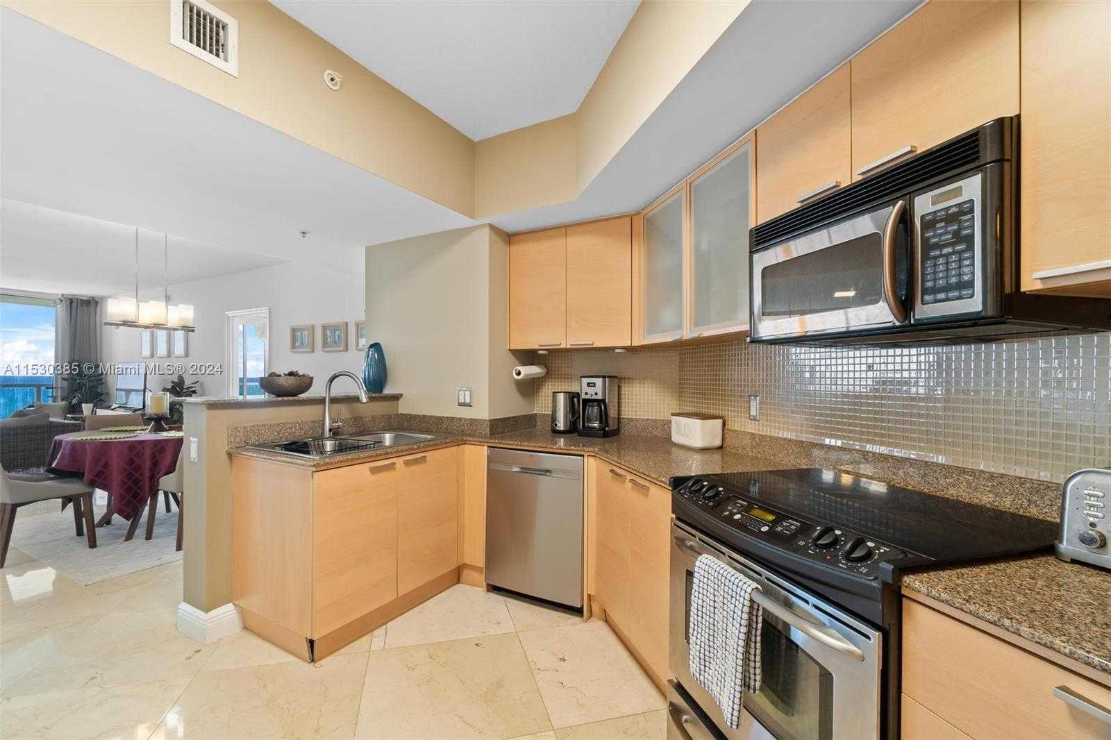Small Image of 16699 Collins Ave, Sunny Isles Beach, FL 33160, USA Number 5
