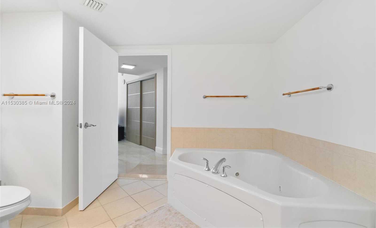 Small Image of 16699 Collins Ave, Sunny Isles Beach, FL 33160, USA Number 8