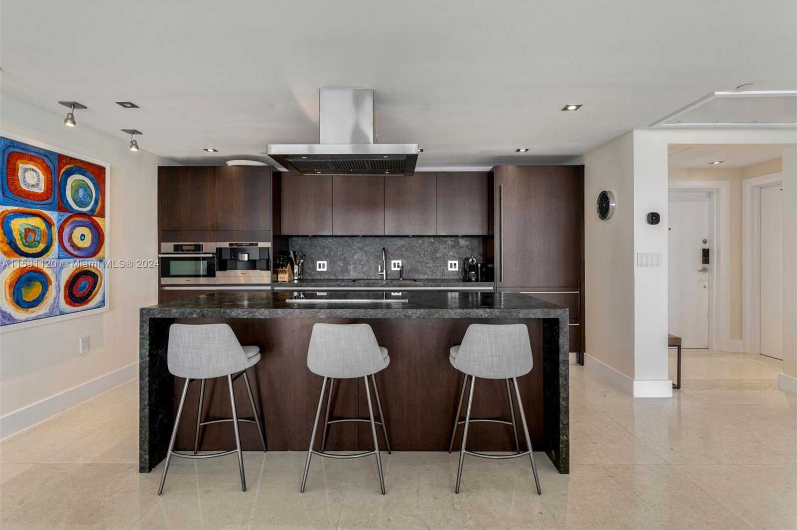 Small Image of 101 OCEAN DR #907, Miami Beach Number 11