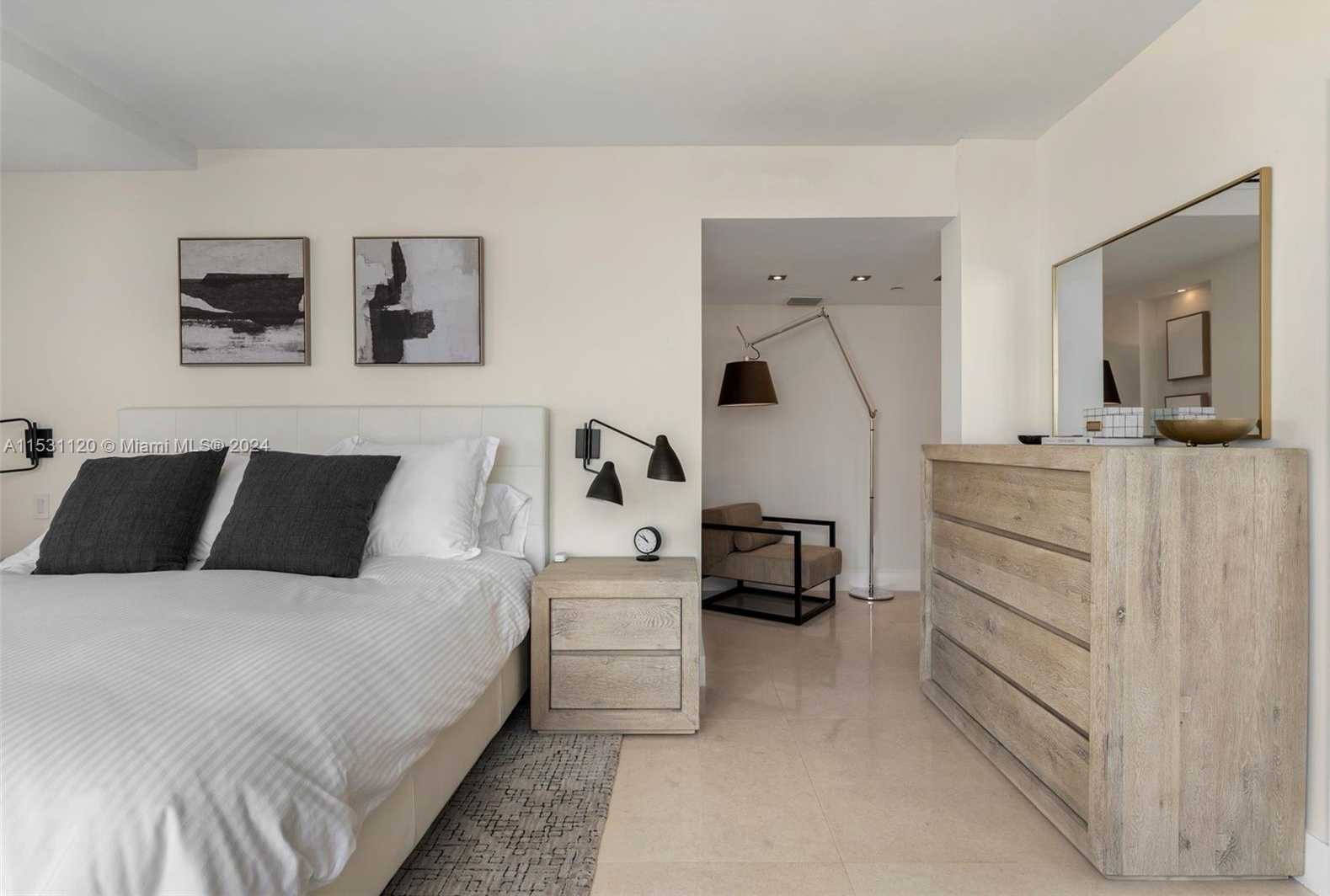 Small Image of 101 OCEAN DR #907, Miami Beach Number 14