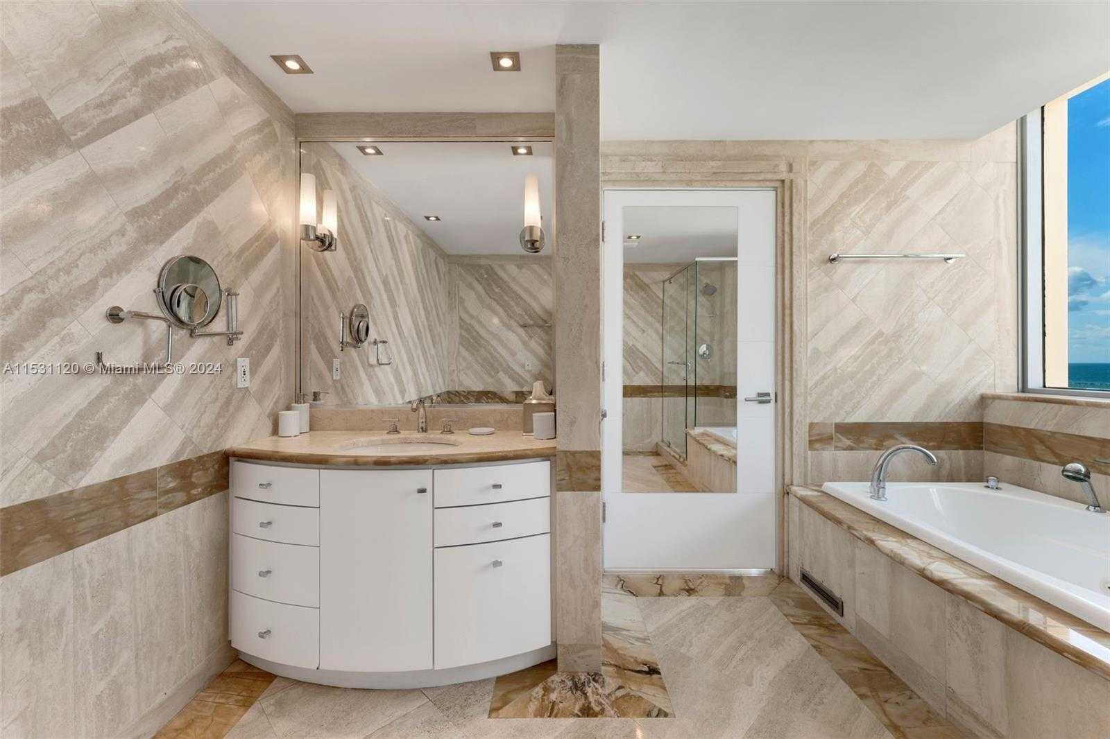 Small Image of 101 OCEAN DR #907, Miami Beach Number 17