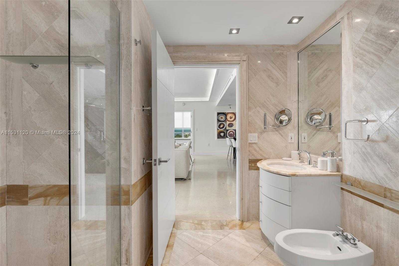 Small Image of 101 OCEAN DR #907, Miami Beach Number 25