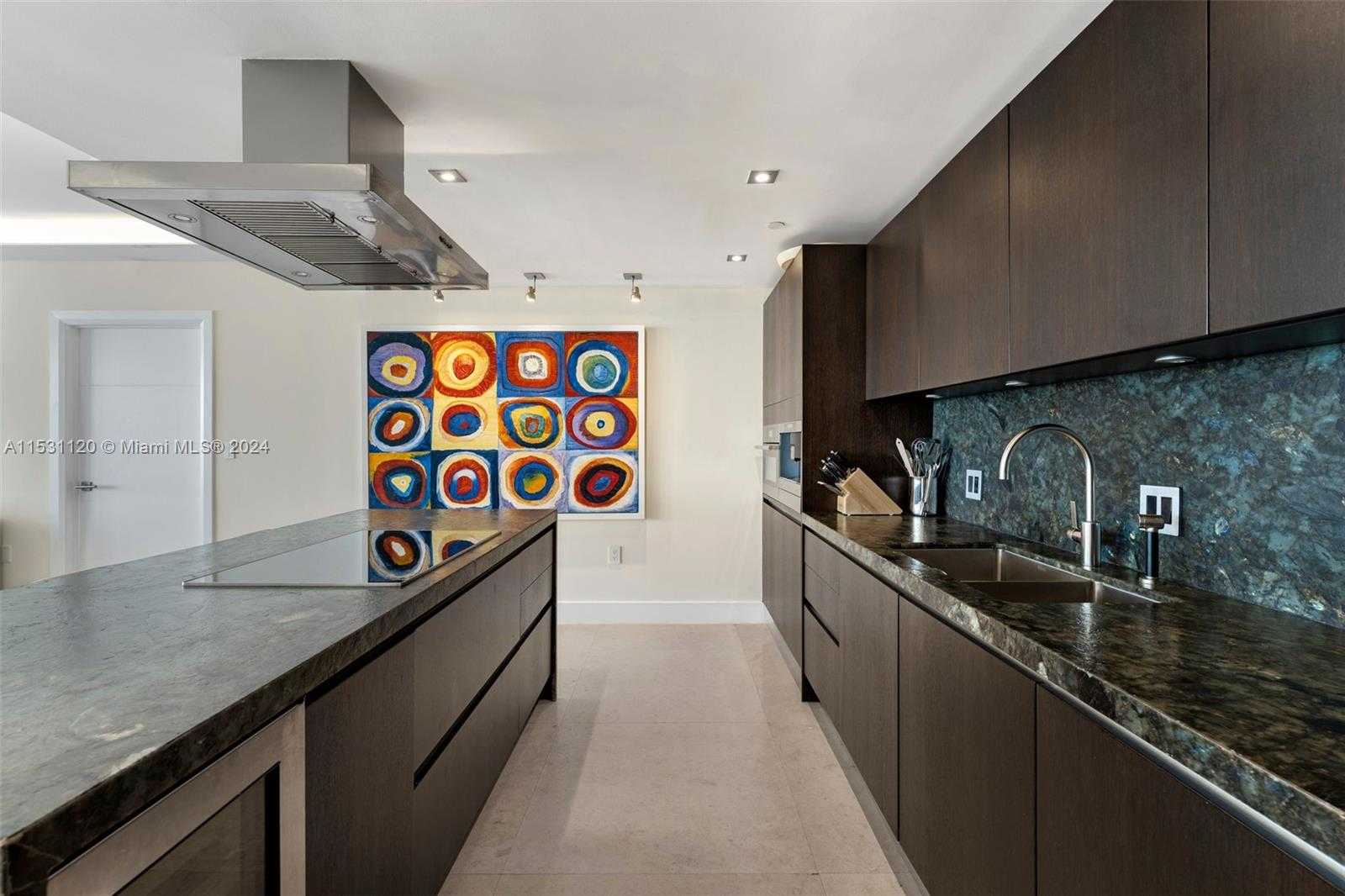 Small Image of 101 OCEAN DR #907, Miami Beach Number 8