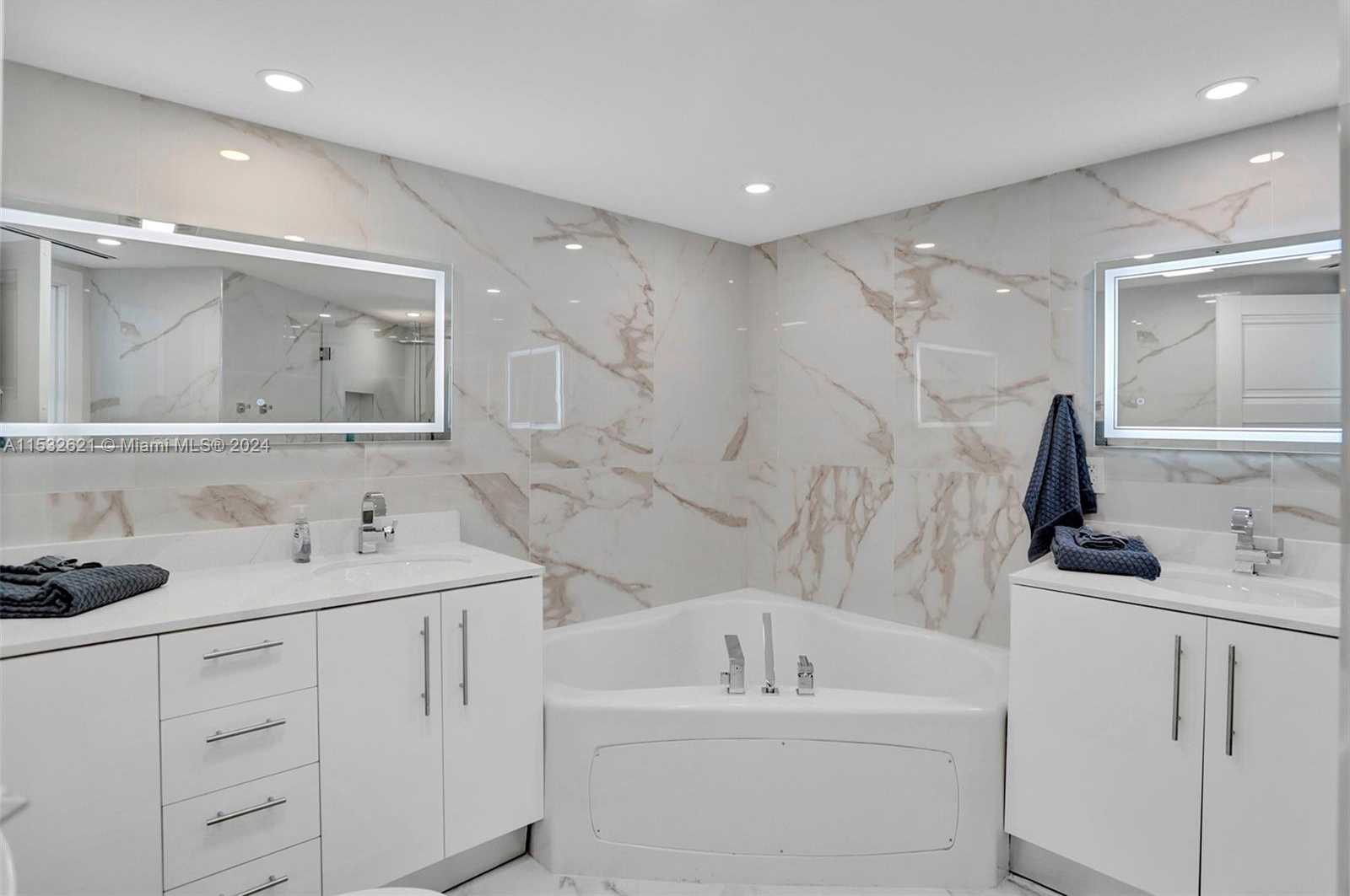 Small Image of 16699 COLLINS AVE #2209, Sunny Isles Beach Number 21