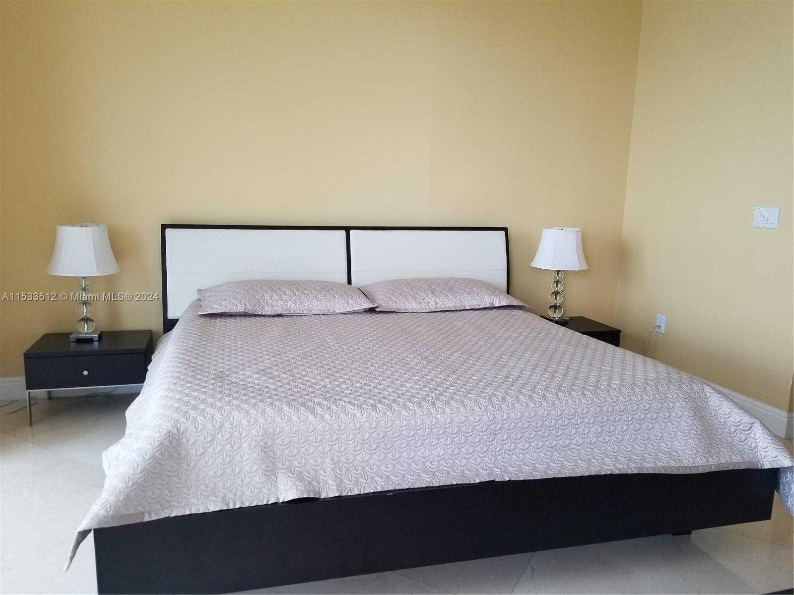 Small Image of 18101 #1707, Sunny Isles Beach Number 17