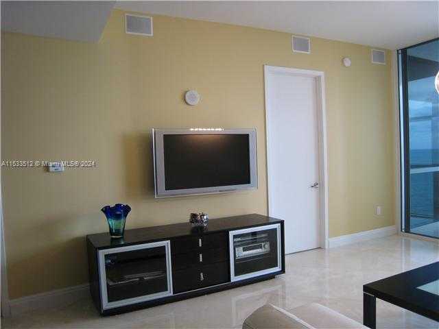 Small Image of 18101 #1707, Sunny Isles Beach Number 6