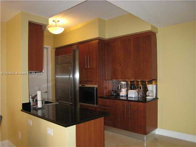 Small Image of 18101 #1707, Sunny Isles Beach Number 8