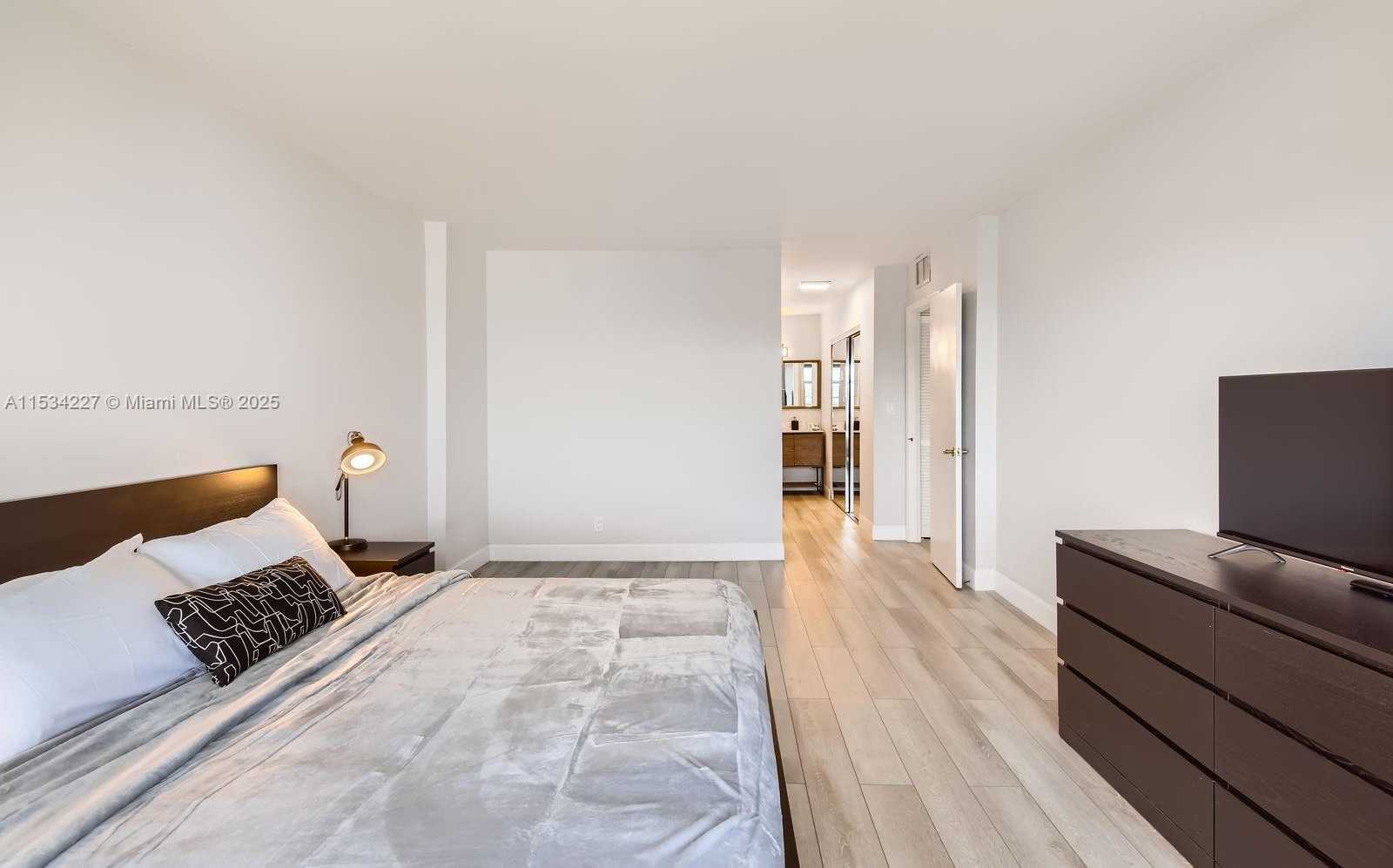 Small Image of 3800 SOUTH OCEAN DR #1818 (AVAILABLE NOW), Hollywood Number 7