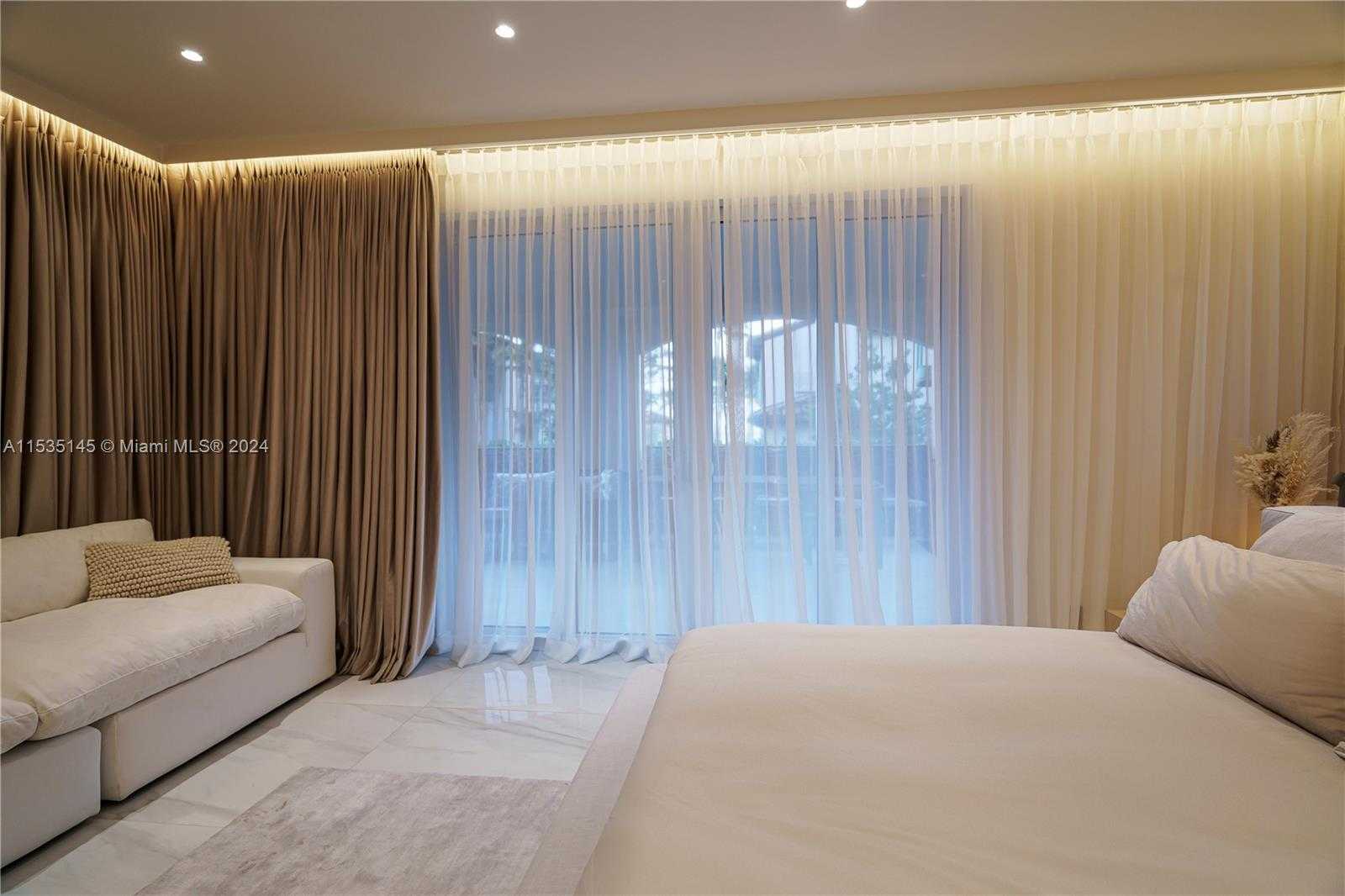 Small Image of 19115 FISHER ISLAND DR #19115, Miami Beach Number 18