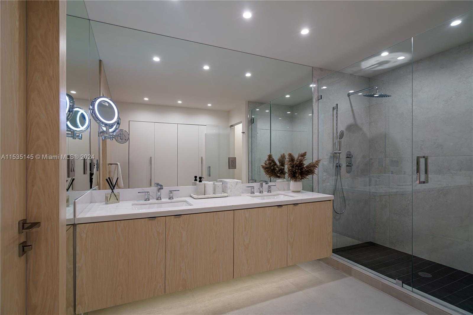 Small Image of 19115 FISHER ISLAND DR #19115, Miami Beach Number 22