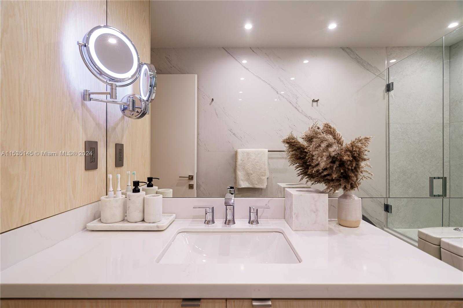 Small Image of 19115 FISHER ISLAND DR #19115, Miami Beach Number 31