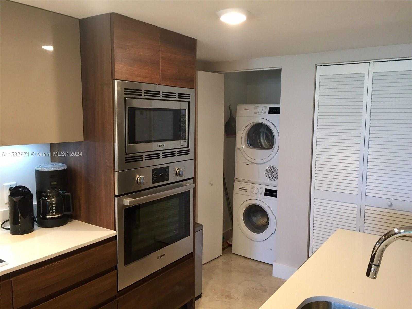 Small Image of 9261 EAST BAY HARBOR DR #404, Bay Harbor Islands Number 4