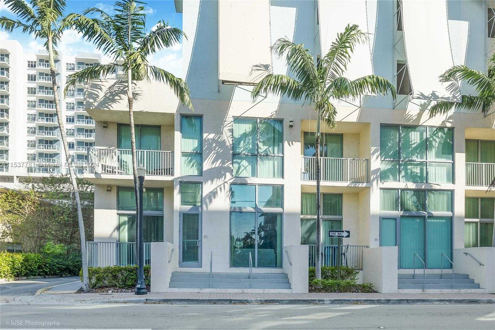 Small Image of 140 SOUTH DIXIE HWY #TH101, Hollywood Number 12