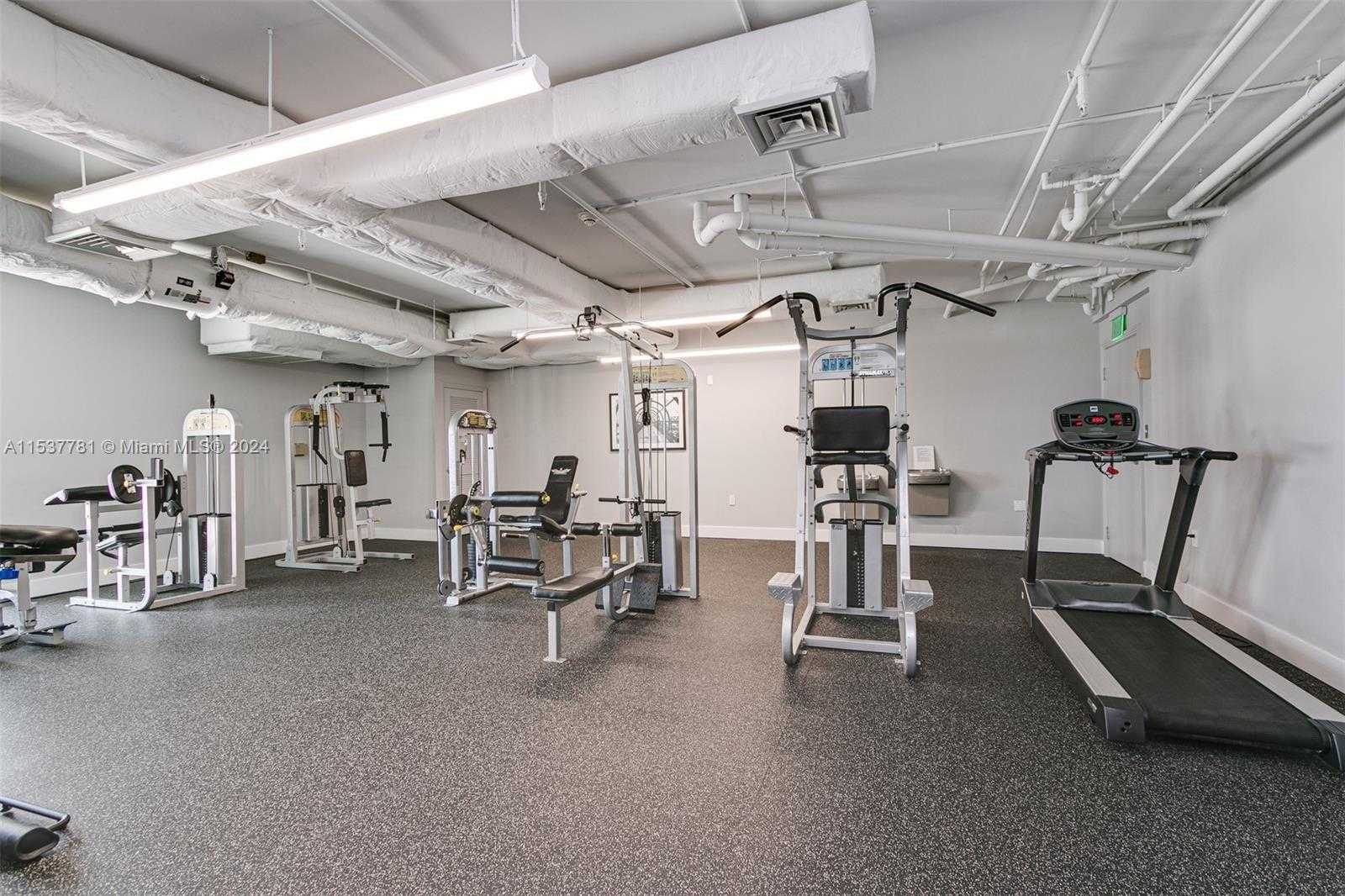Small Image of 140 SOUTH DIXIE HWY #TH101, Hollywood Number 16