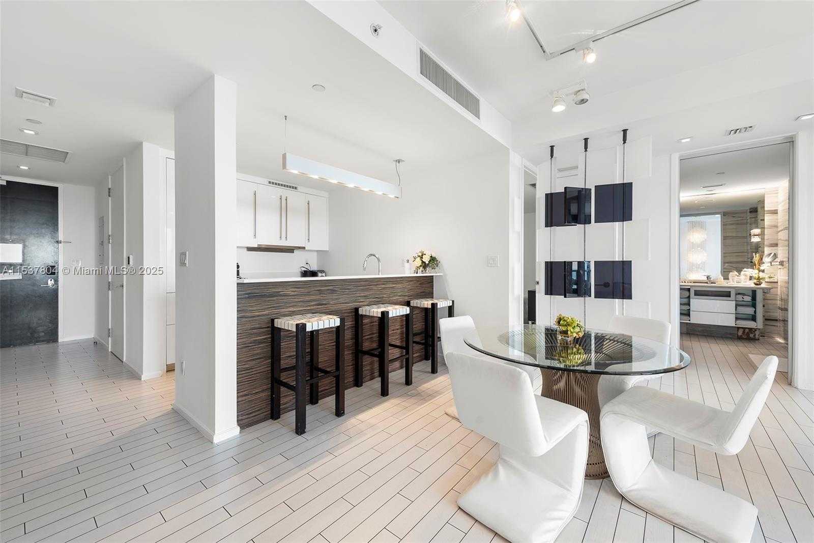 Small Image of 2201 COLLINS AVE #814, Miami Beach Number 12