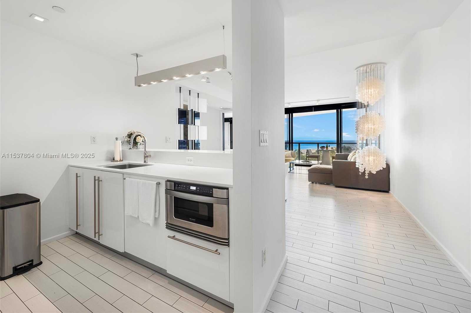 Small Image of 2201 COLLINS AVE #814, Miami Beach Number 13