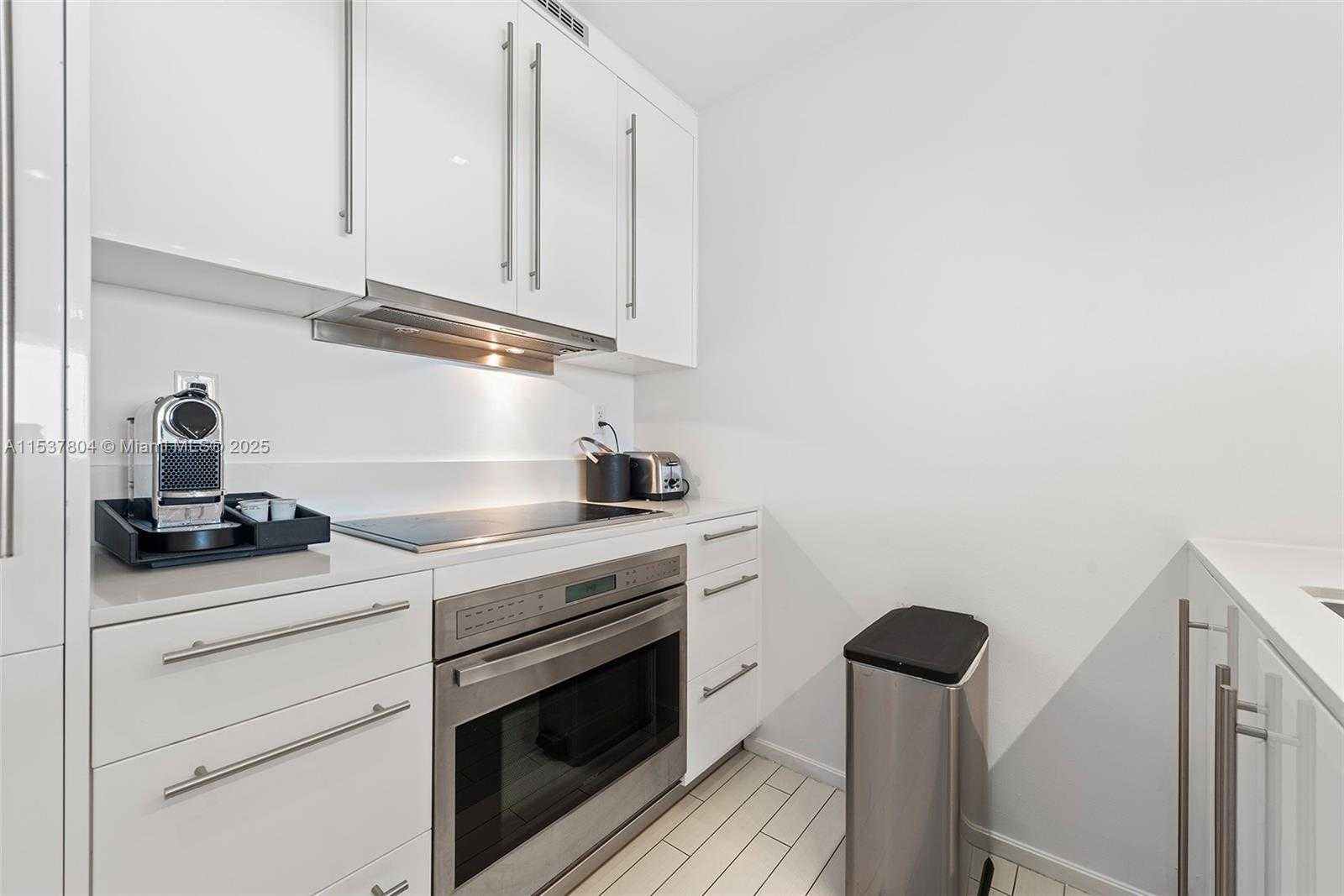 Small Image of 2201 COLLINS AVE #814, Miami Beach Number 14