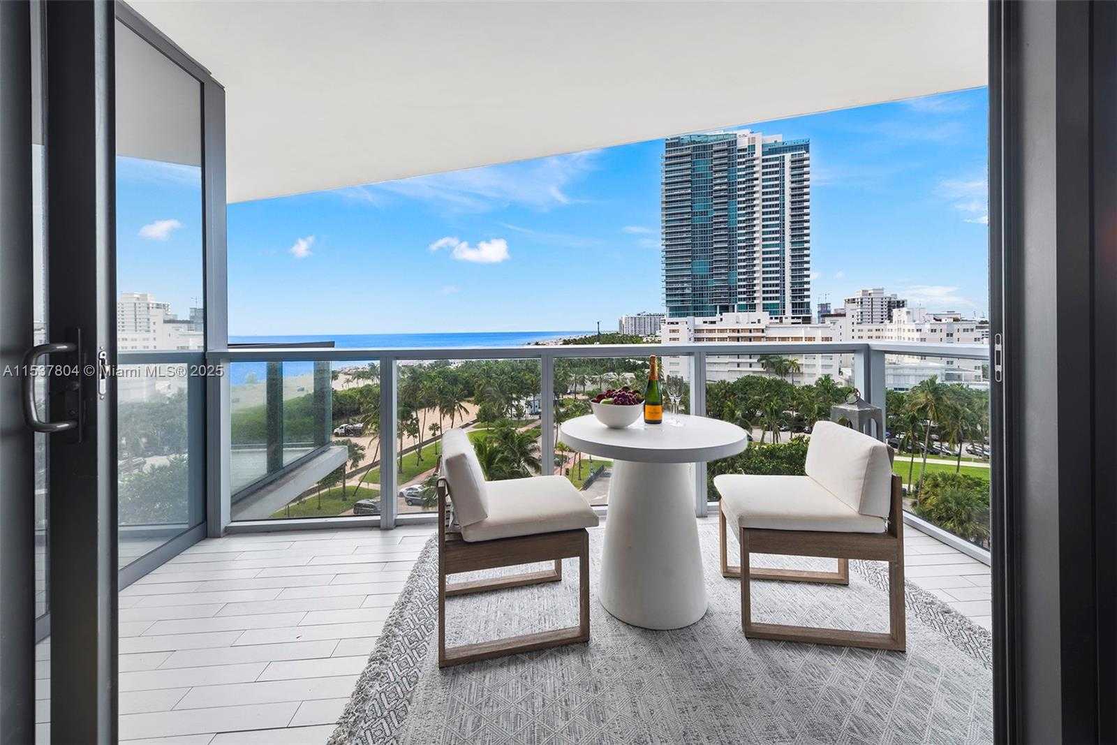 Small Image of 2201 COLLINS AVE #814, Miami Beach Number 28