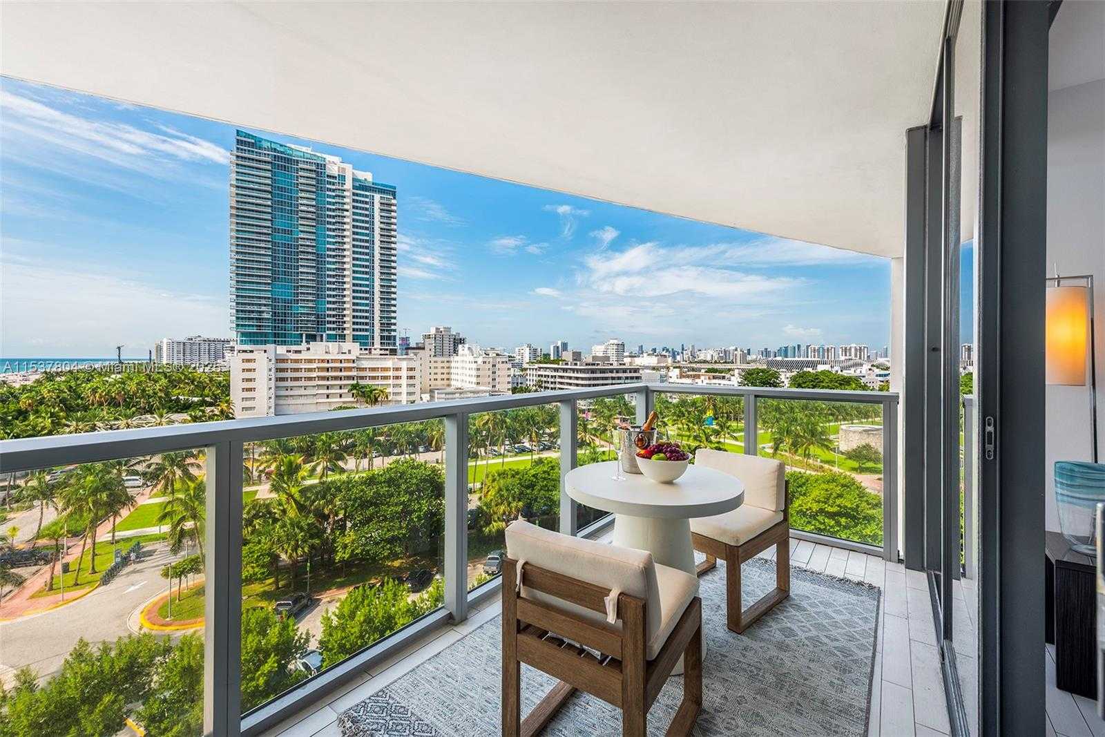 Small Image of 2201 COLLINS AVE #814, Miami Beach Number 29