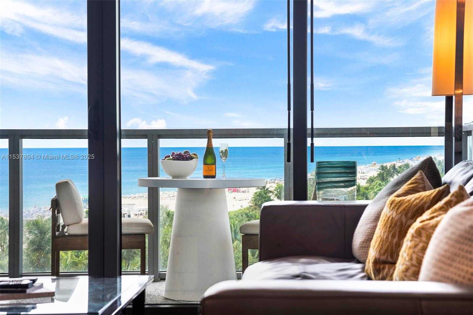 Small Image of 2201 COLLINS AVE #814, Miami Beach Number 6