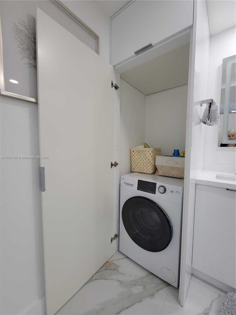 Small Image of 3505 SOUTH OCEAN DR #1509, Hollywood Number 19