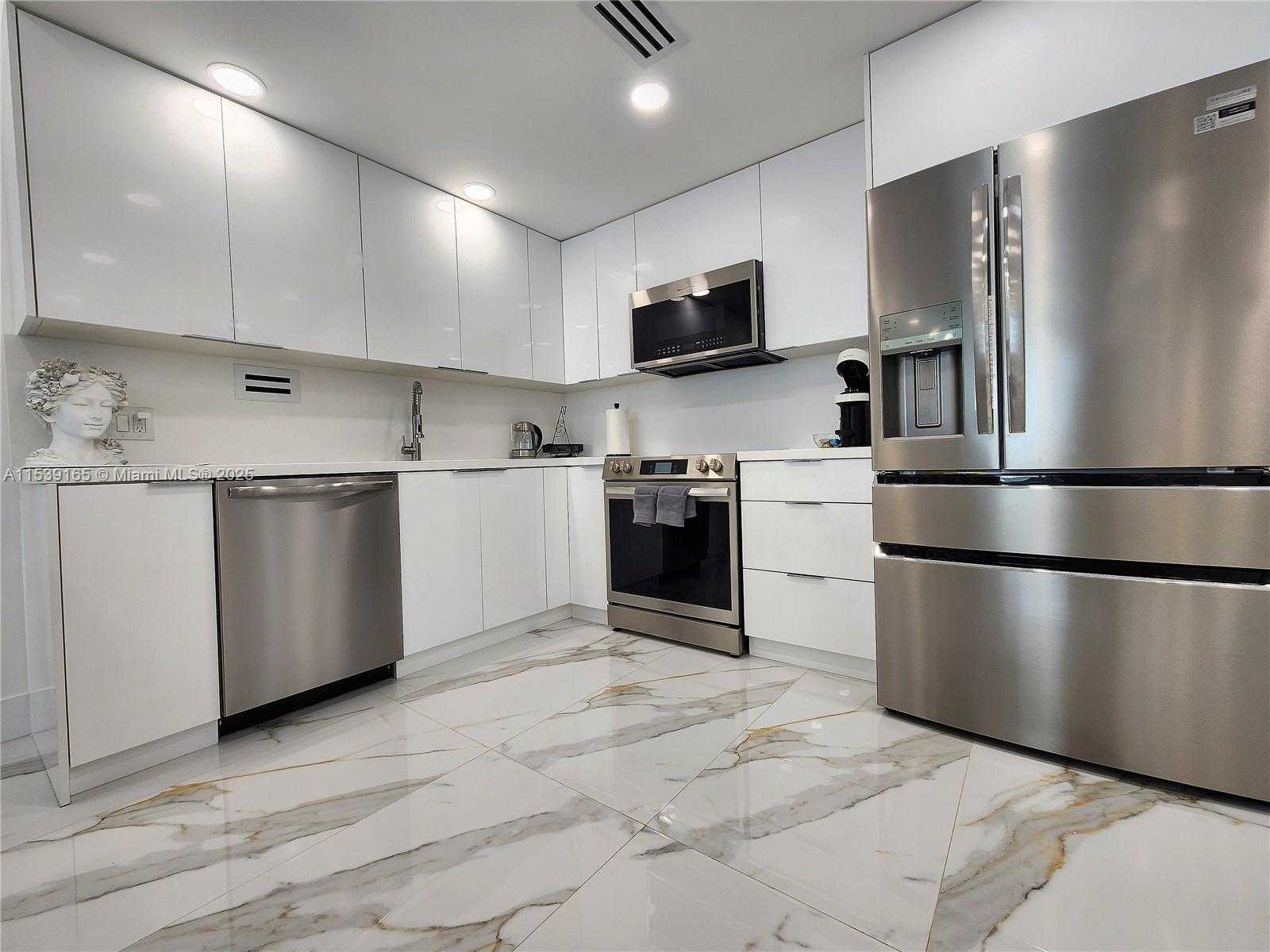 Small Image of 3505 SOUTH OCEAN DR #1509, Hollywood Number 8