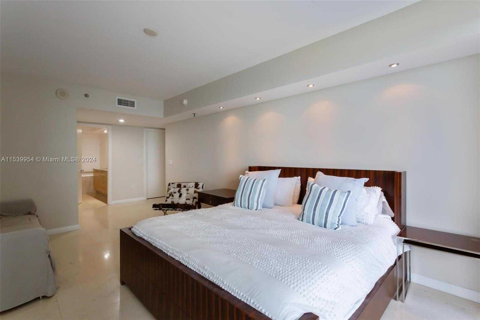 Small Image of 1830 SOUTH OCEAN DR #3008, Hallandale Beach Number 21