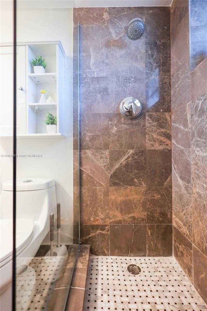 Small Image of 7904 WEST DR #305, North Bay Village Number 18