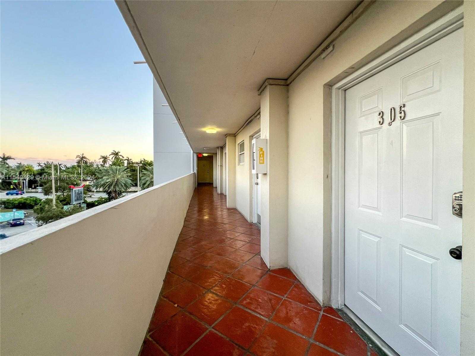 Small Image of 7904 WEST DR #305, North Bay Village Number 22