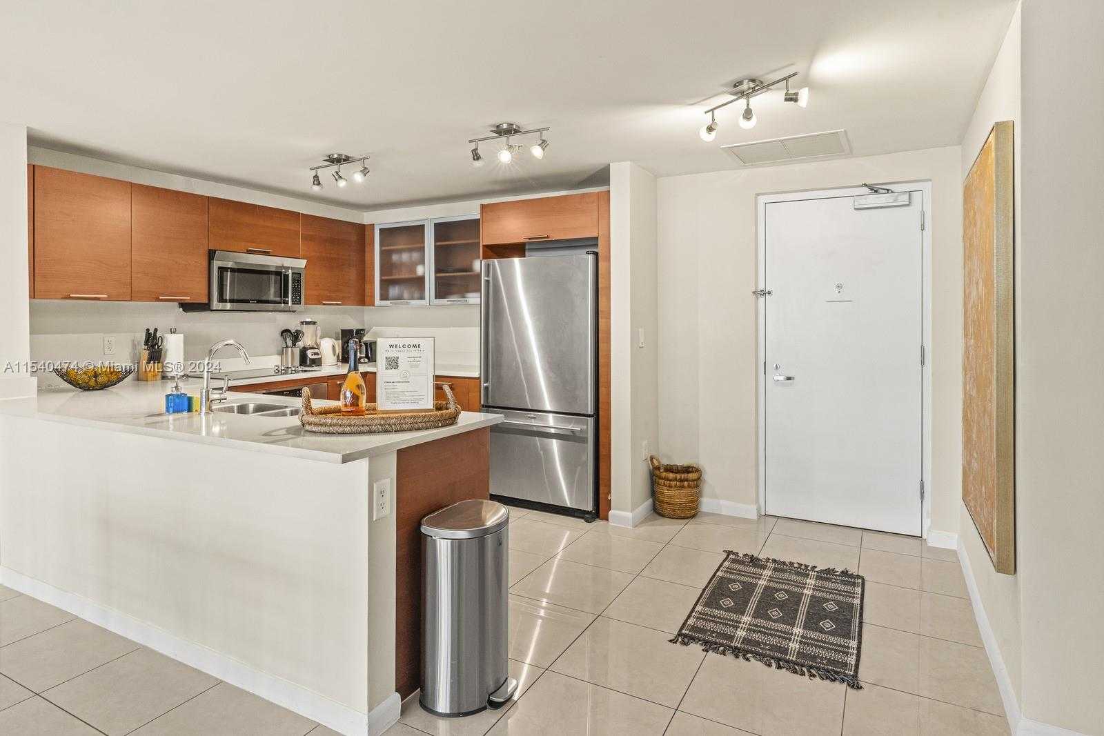 Small Image of 3250 NE 1st Ave, Miami, FL 33137, USA Number 10