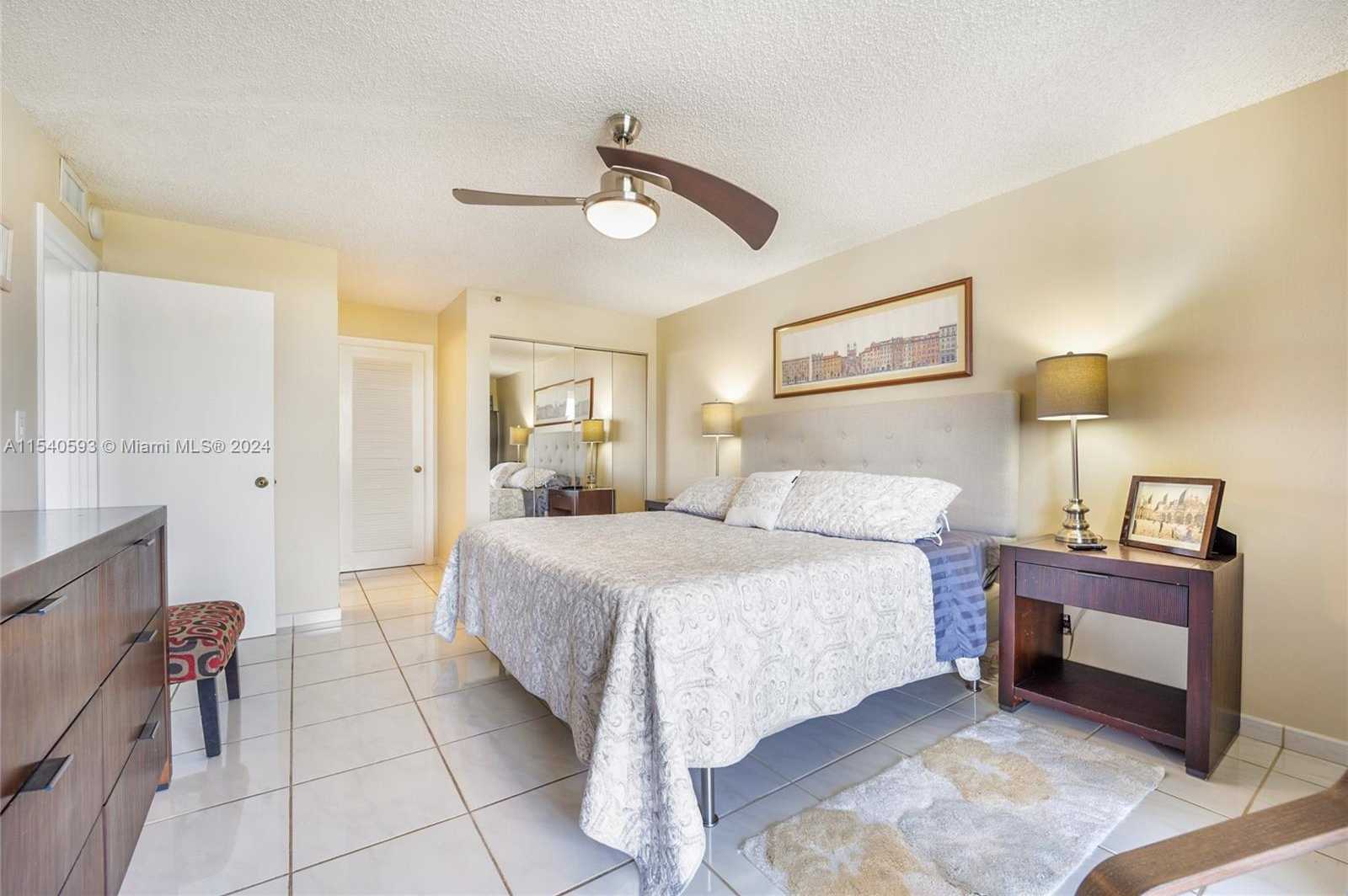 Small Image of 2555 COLLINS AVE #906, Miami Beach Number 10