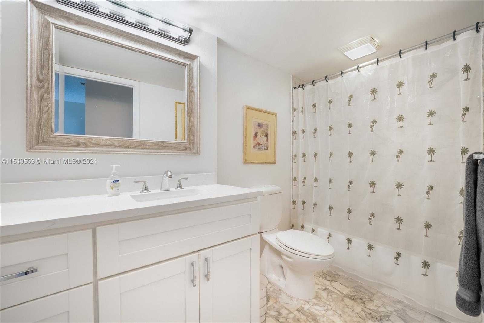 Small Image of 2555 COLLINS AVE #906, Miami Beach Number 14