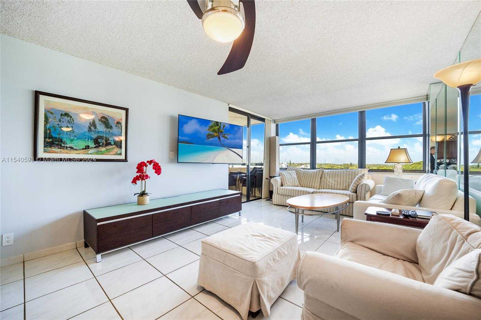 Small Image of 2555 COLLINS AVE #906, Miami Beach Number 5