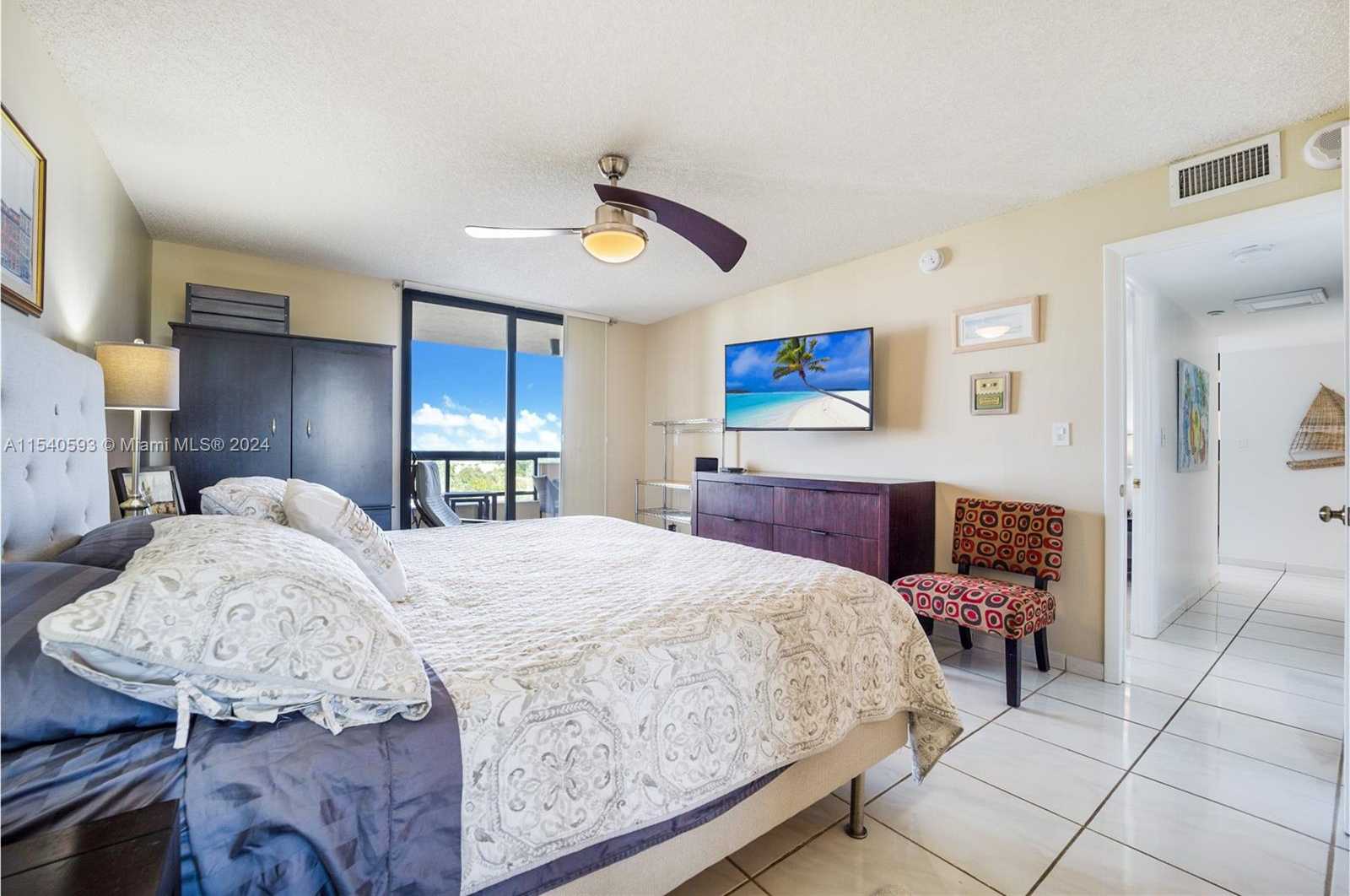 Small Image of 2555 COLLINS AVE #906, Miami Beach Number 8
