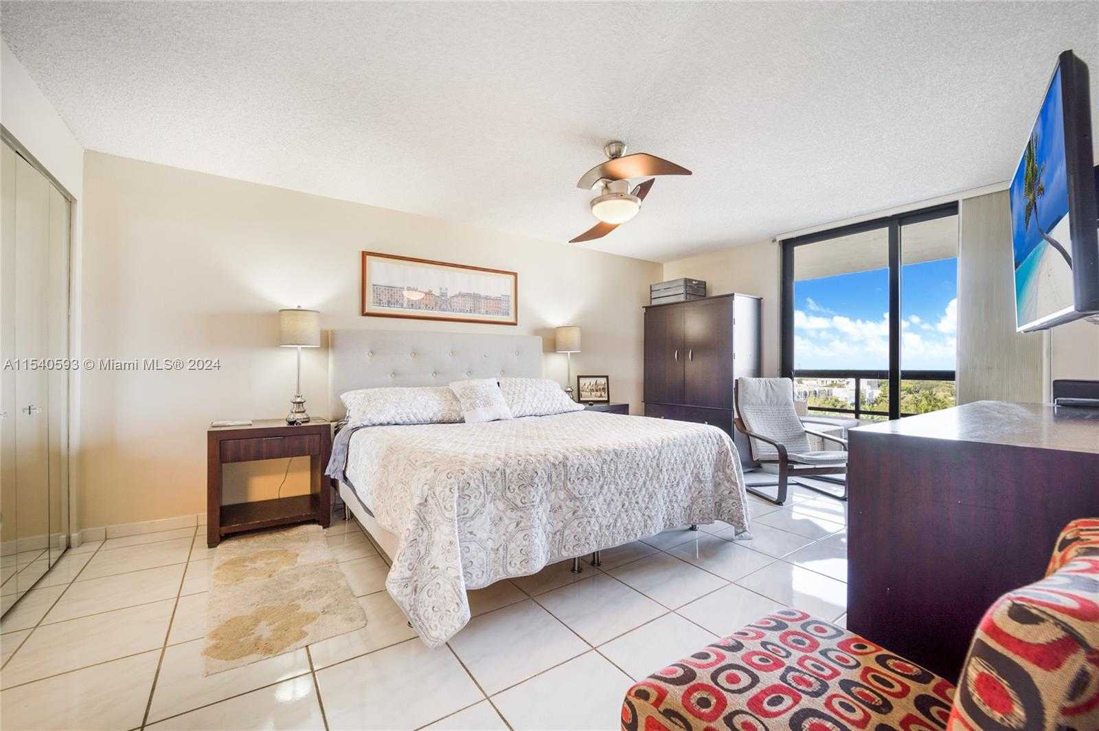 Small Image of 2555 COLLINS AVE #906, Miami Beach Number 9