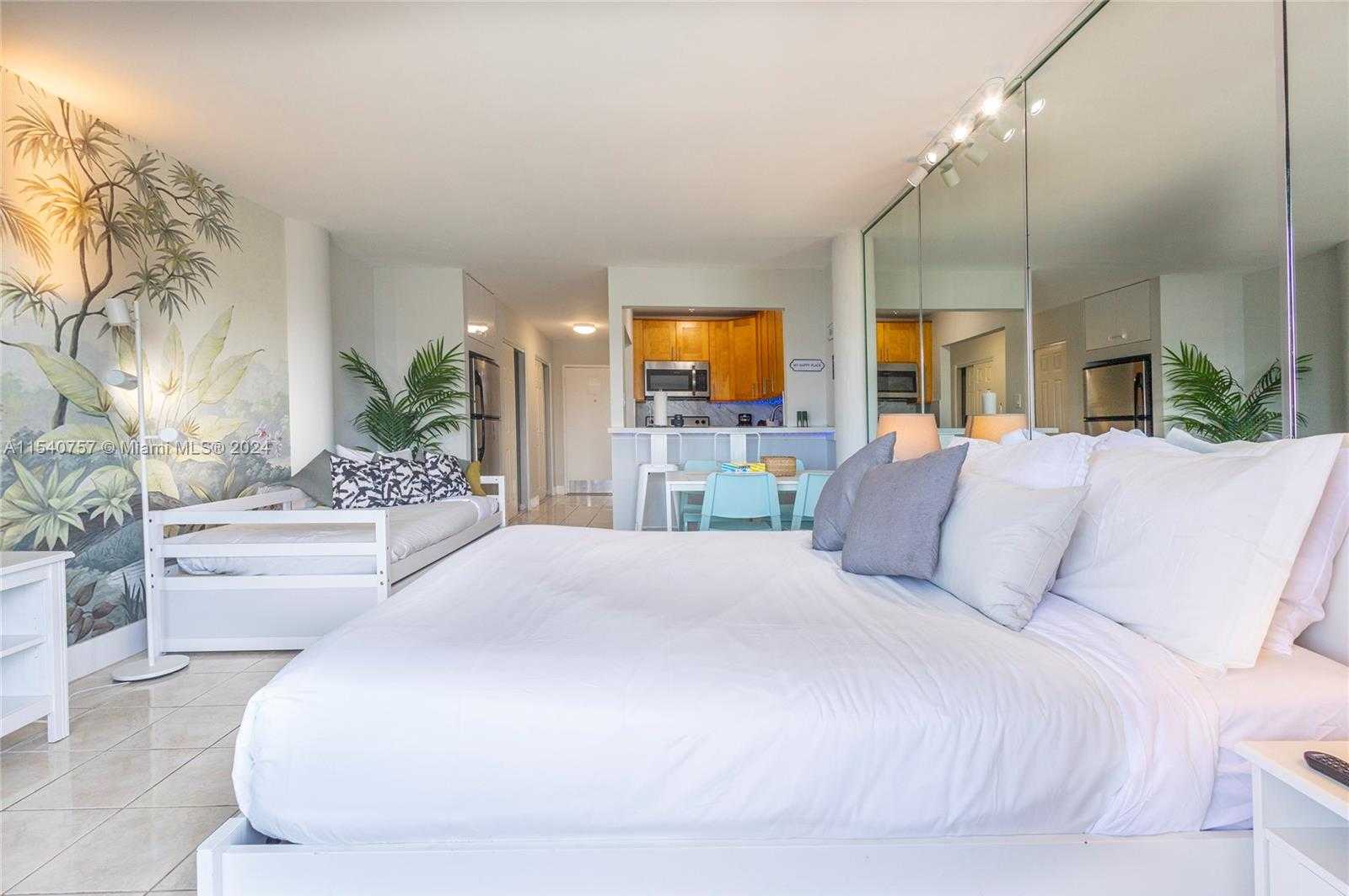 Small Image of 7904 WEST DR #304, North Bay Village Number 13