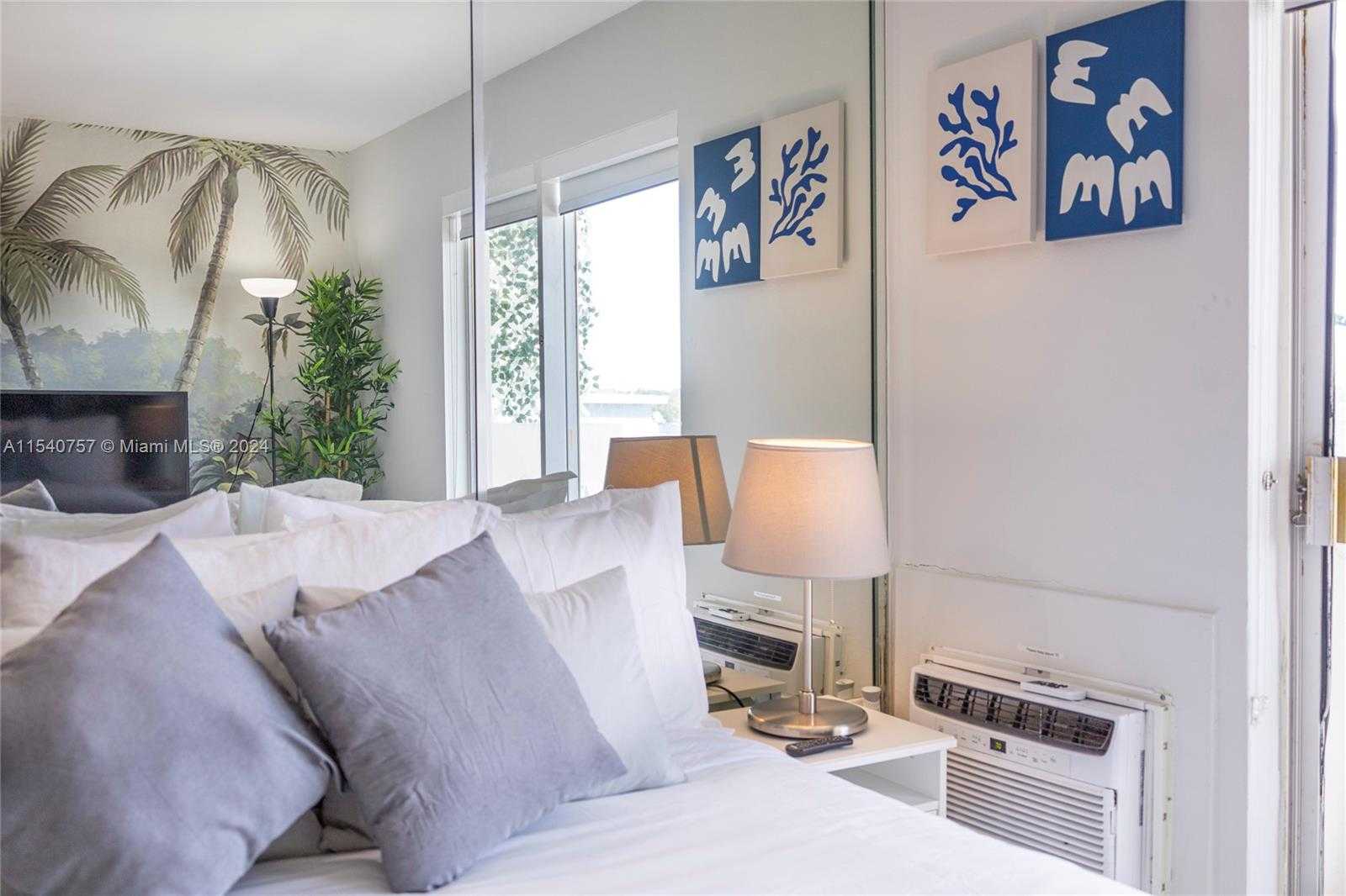 Small Image of 7904 WEST DR #304, North Bay Village Number 14