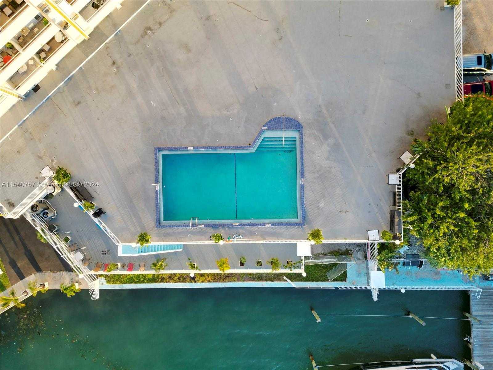 Small Image of 7904 WEST DR #304, North Bay Village Number 22