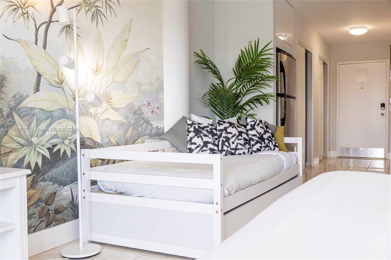 Small Image of 7904 WEST DR #304, North Bay Village Number 6