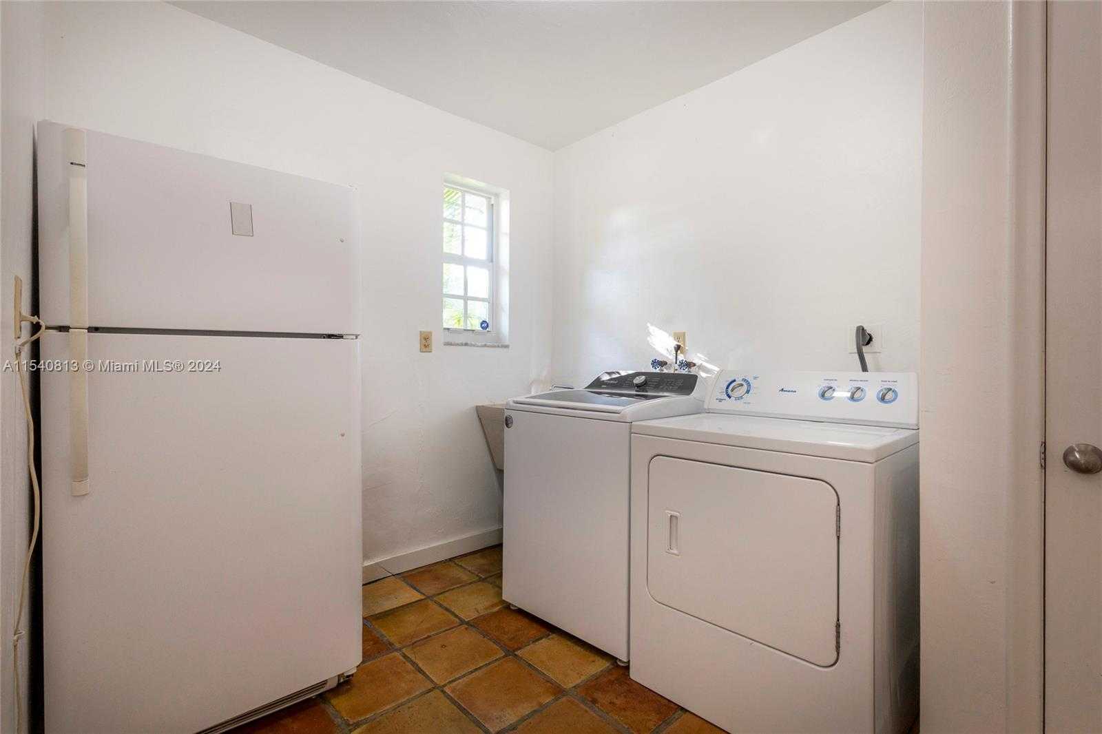 Small Image of 10130 SOUTH WEST 70TH AVE, Pinecrest Number 49